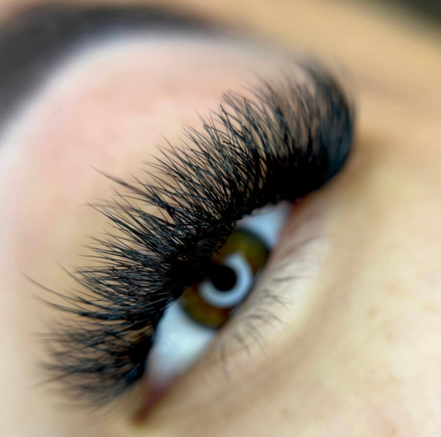 Volume Fluffy Lash Extensions Miami